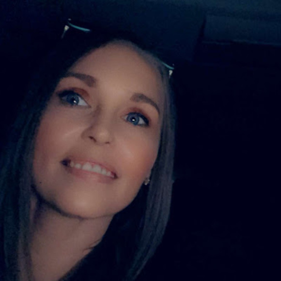 Meet your Posher, Cassi - Picture 1 of 1